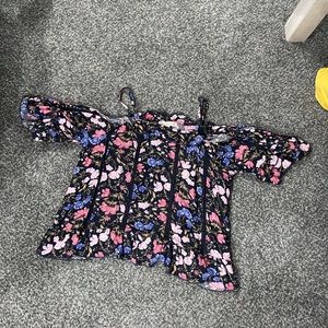 American Eagle floral top